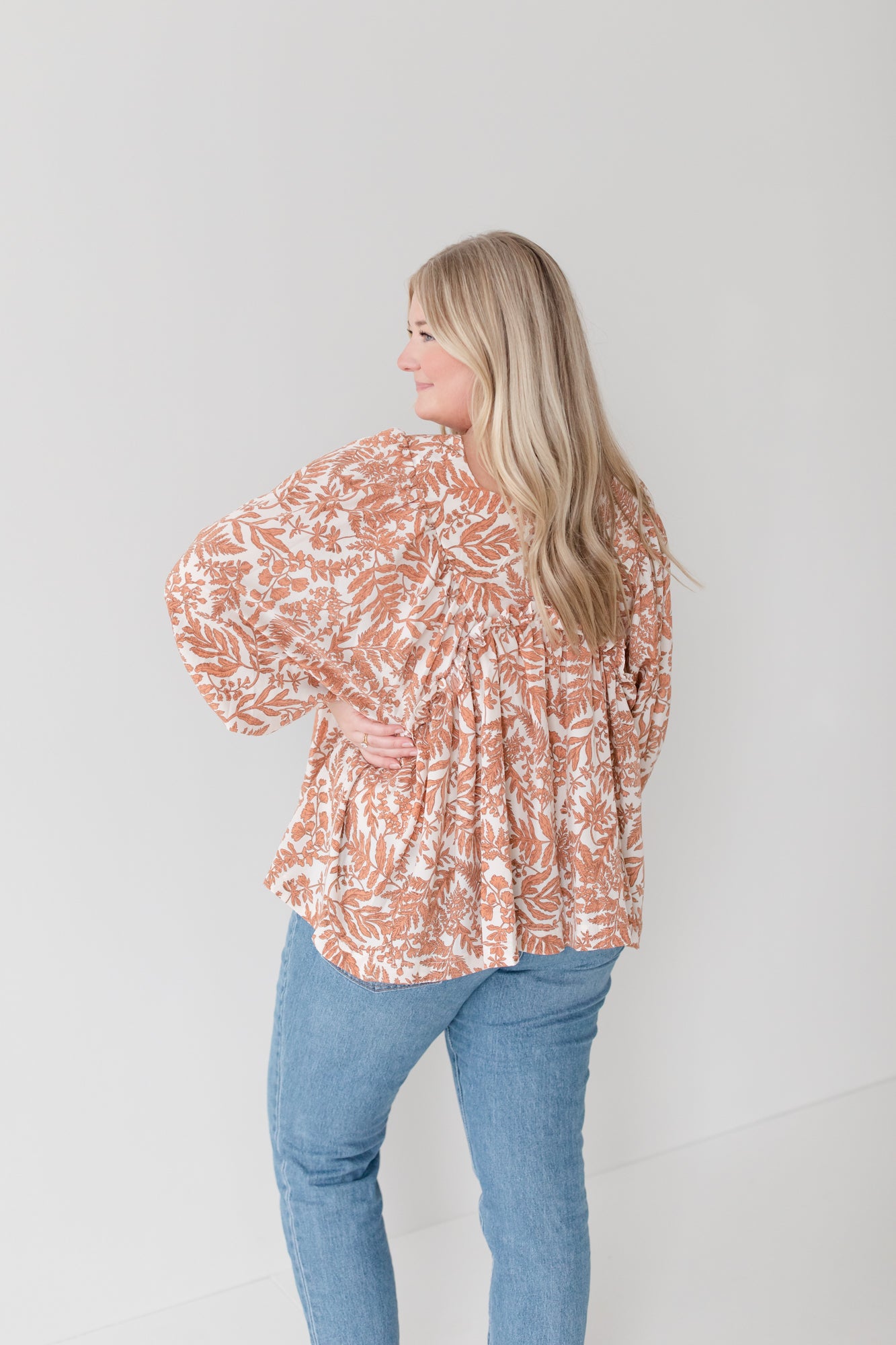 Flowy Shift Leaf Pattern Blouse