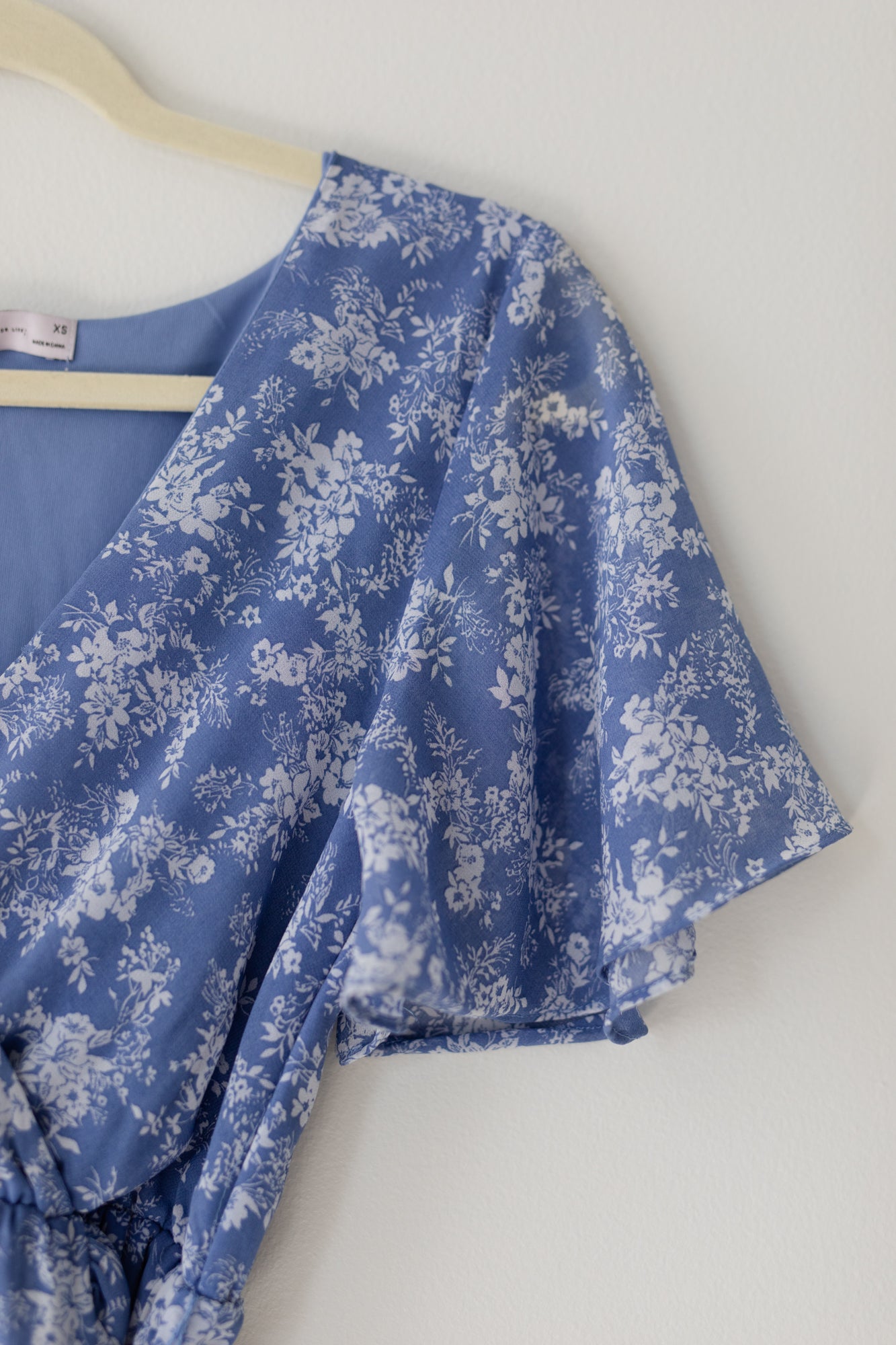 XS Blue/Purple White Floral Surplice SO Dress